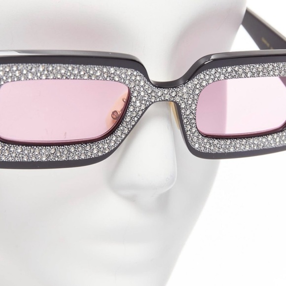 🔥100% Authentic Gucci Hollywood Forever Rectangular Sunglasses with Crystals🔥 - Picture 3 of 13